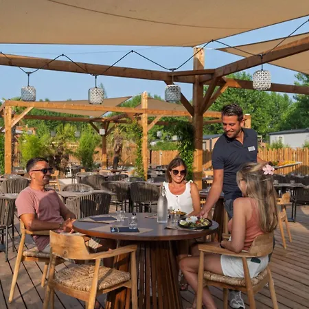 Provencal 4p 2bdrms Aircon Кемпинг